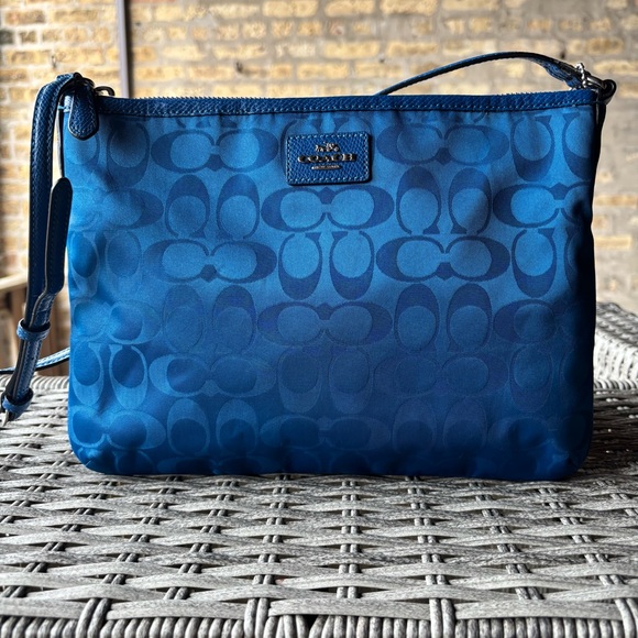 Coach Signature Crossbody in stunning royal blue 💙 - Y2K - Picture 1 of 7